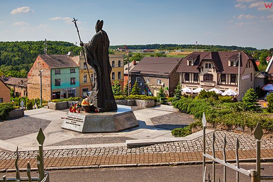 Gora Swietej Anny, panorama na miasteczko od strony Bazyliki sw. Anny. EU, Pl, Opolskie.